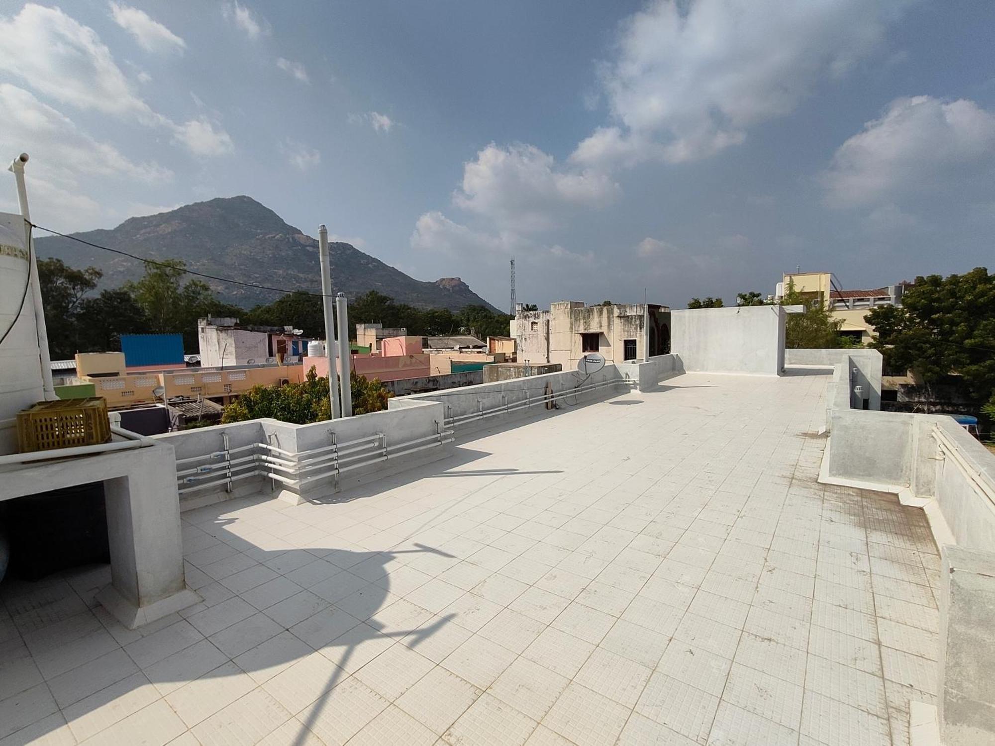 Nivas Hill View Homestay Tiruvannāmalai Exteriör bild